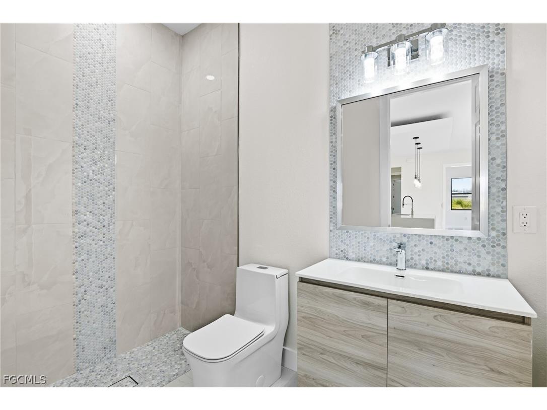 2100 NW 21st Street Cape Coral FL 33993 2025011843 image18