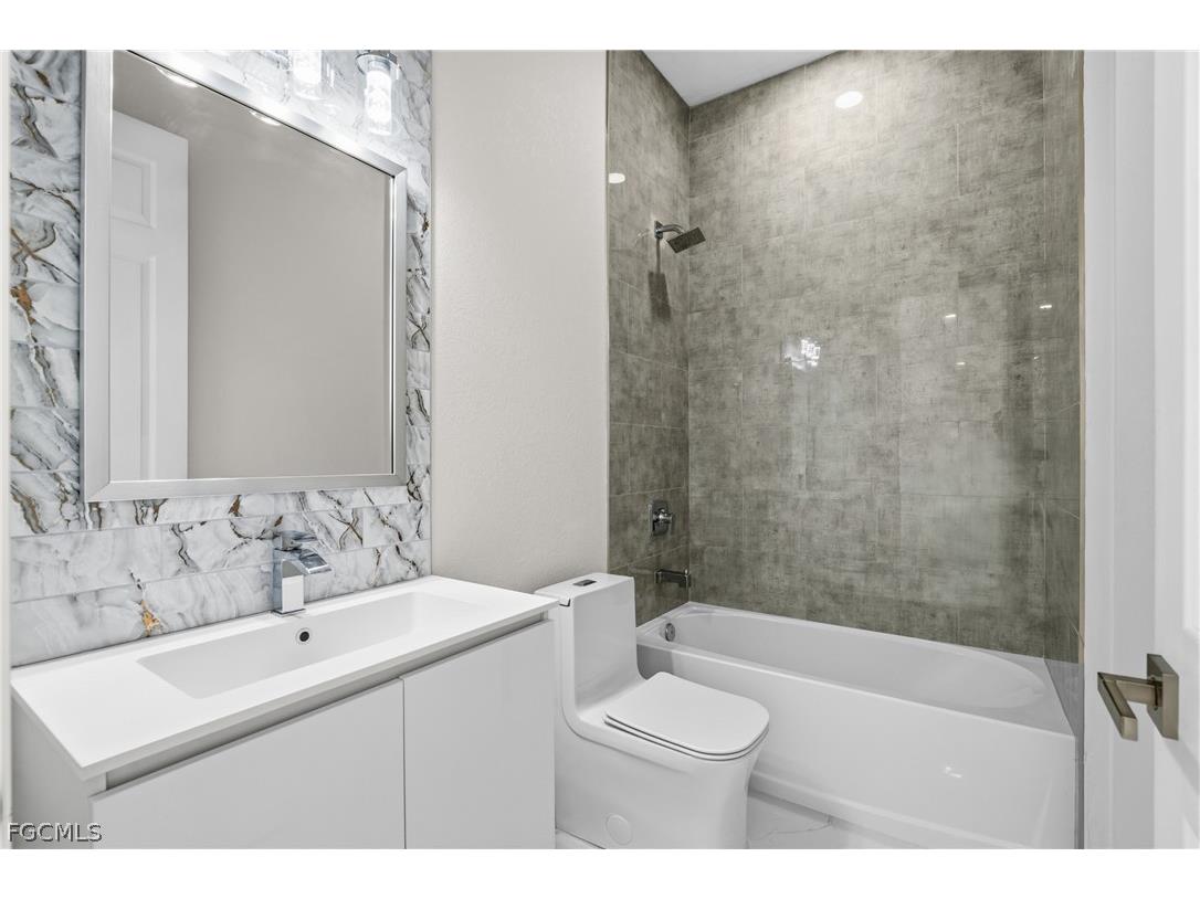 2100 NW 21st Street Cape Coral FL 33993 2025011843 image19