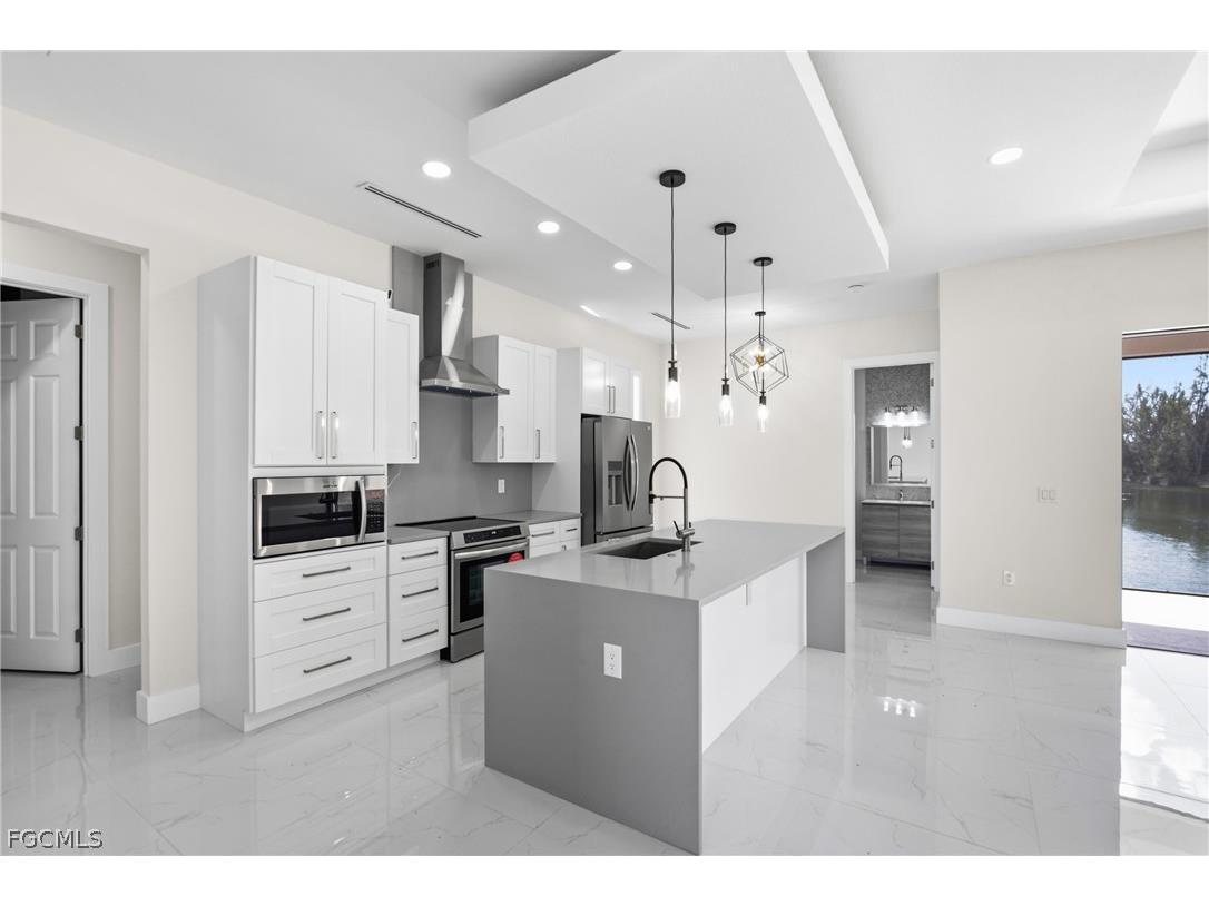 2100 NW 21st Street Cape Coral FL 33993 2025011843 image6