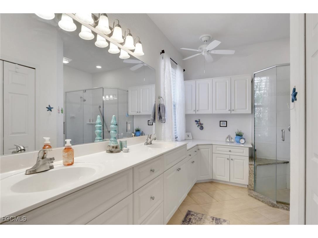 2100 Rio Nuevo Drive North Fort Myers FL 33917 2025018823 image23