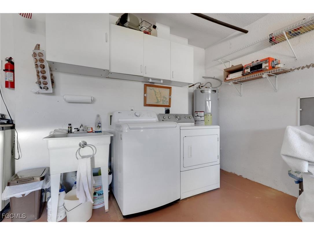 2100 Rio Nuevo Drive North Fort Myers FL 33917 2025018823 image32