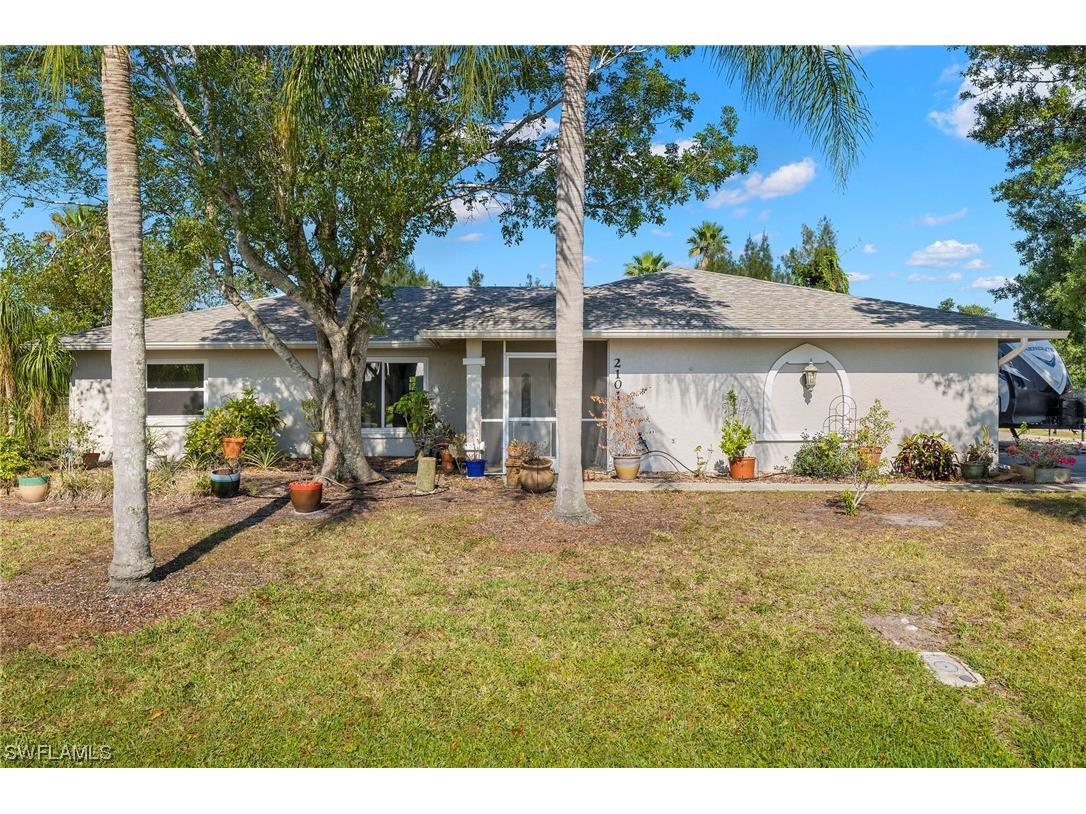 2101 Bahama Avenue Fort Myers FL 33905 223039399 image1