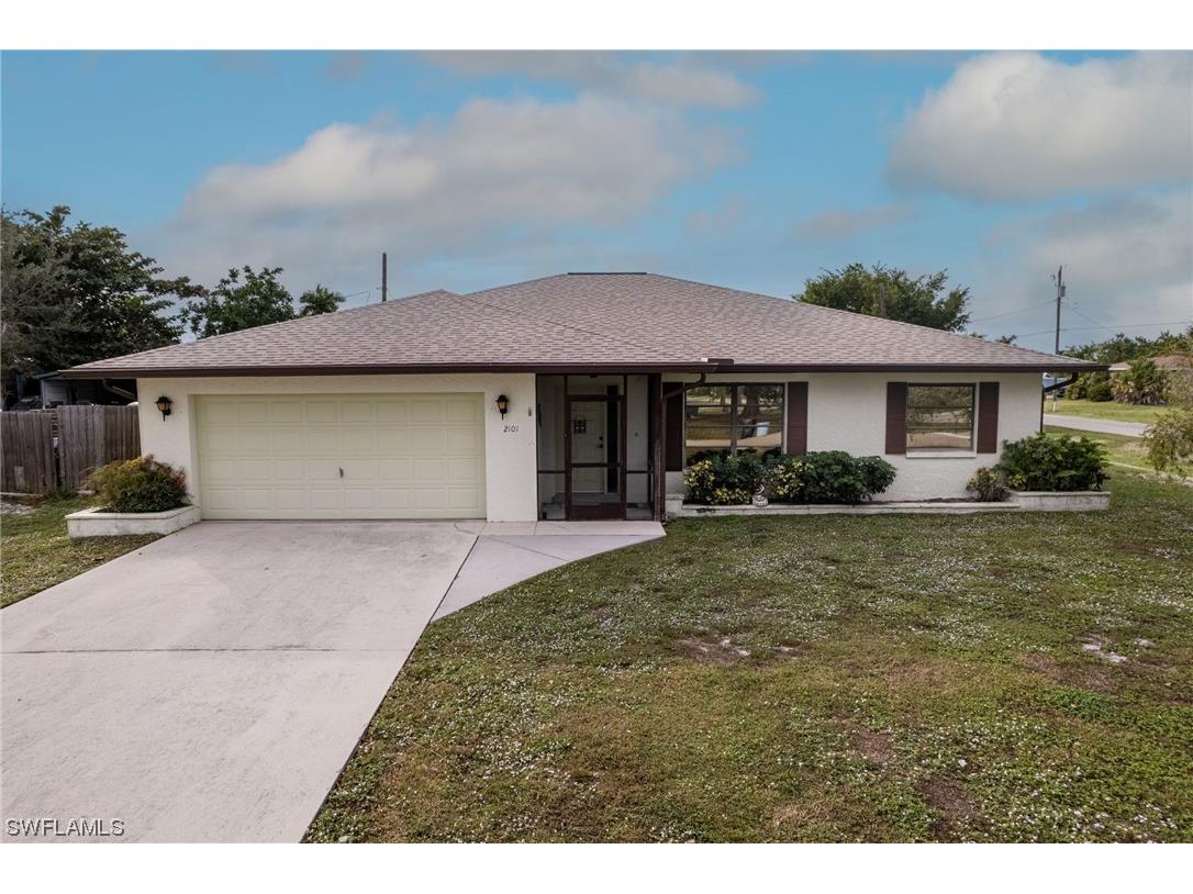 2101 Hibiscus Road Fort Myers FL 33905 223081686 image1