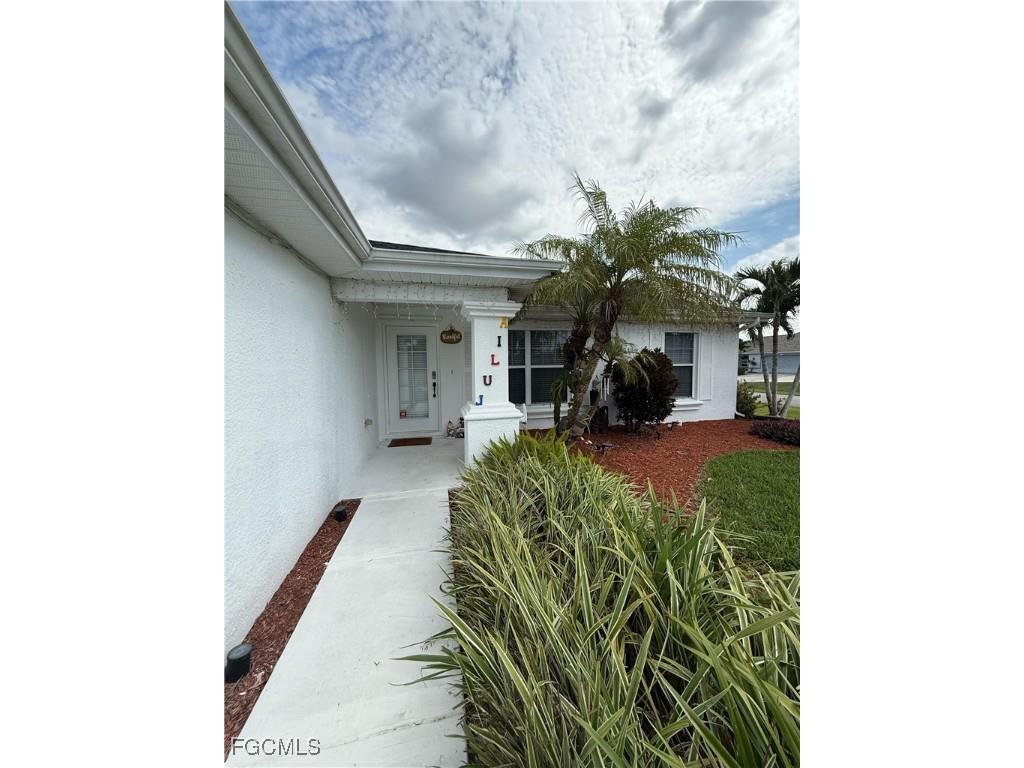 2101 NE 22nd Avenue Cape Coral FL 33909 2025013031 image1