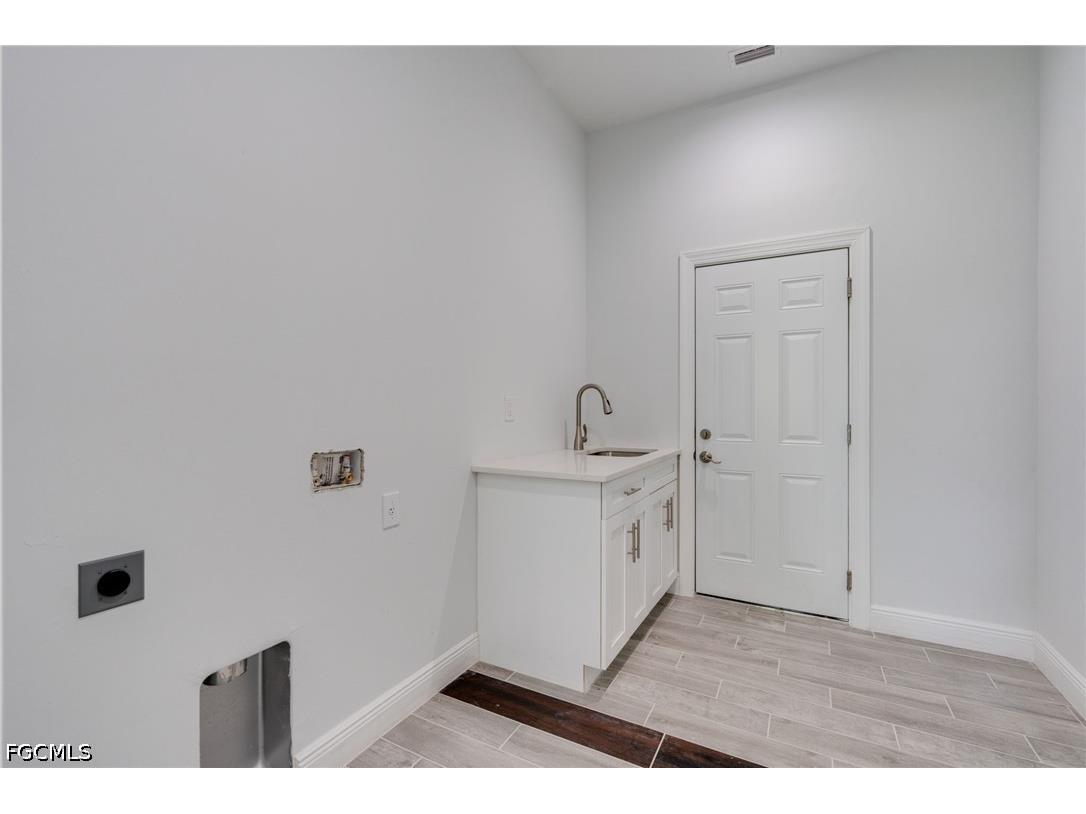 2101 NW 8th Terrace Cape Coral FL 33993 2026014527 image13