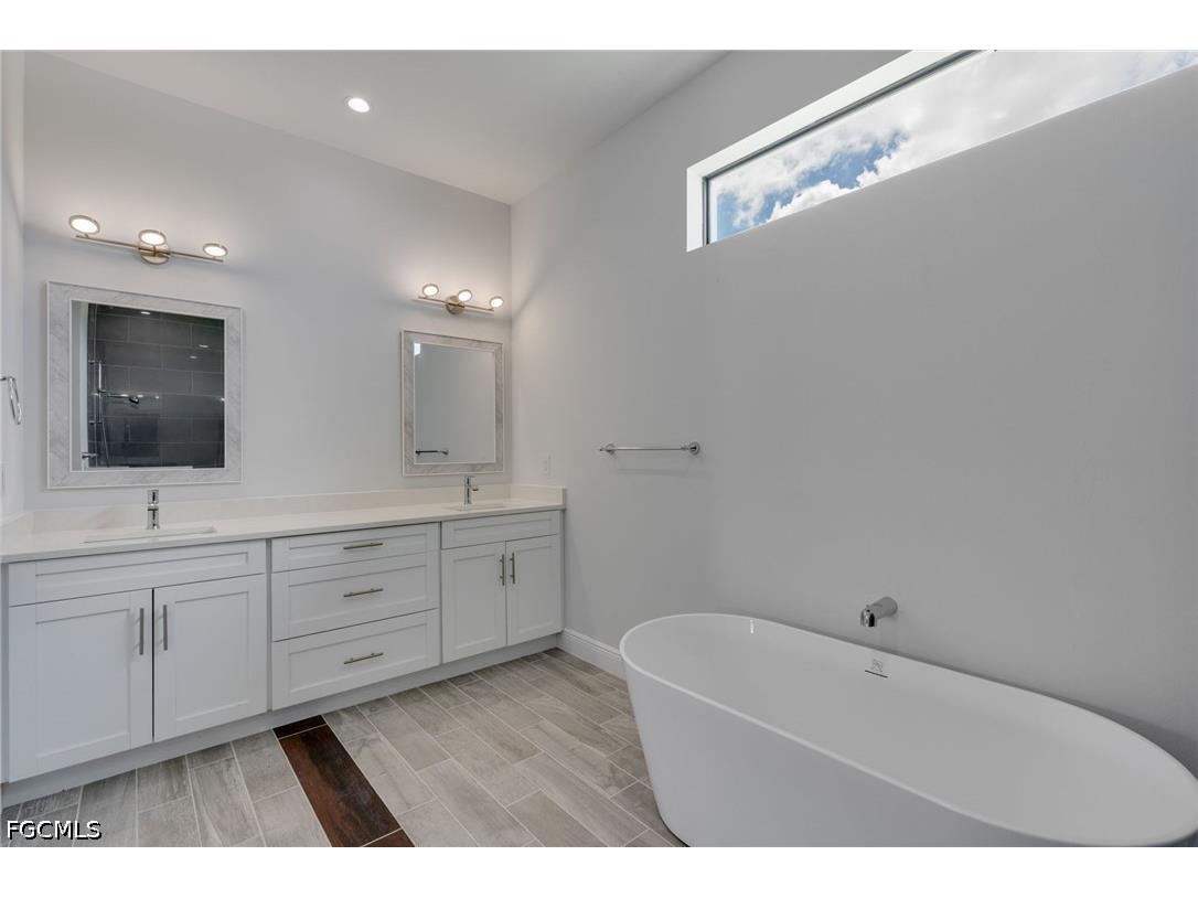 2101 NW 8th Terrace Cape Coral FL 33993 2026014527 image24