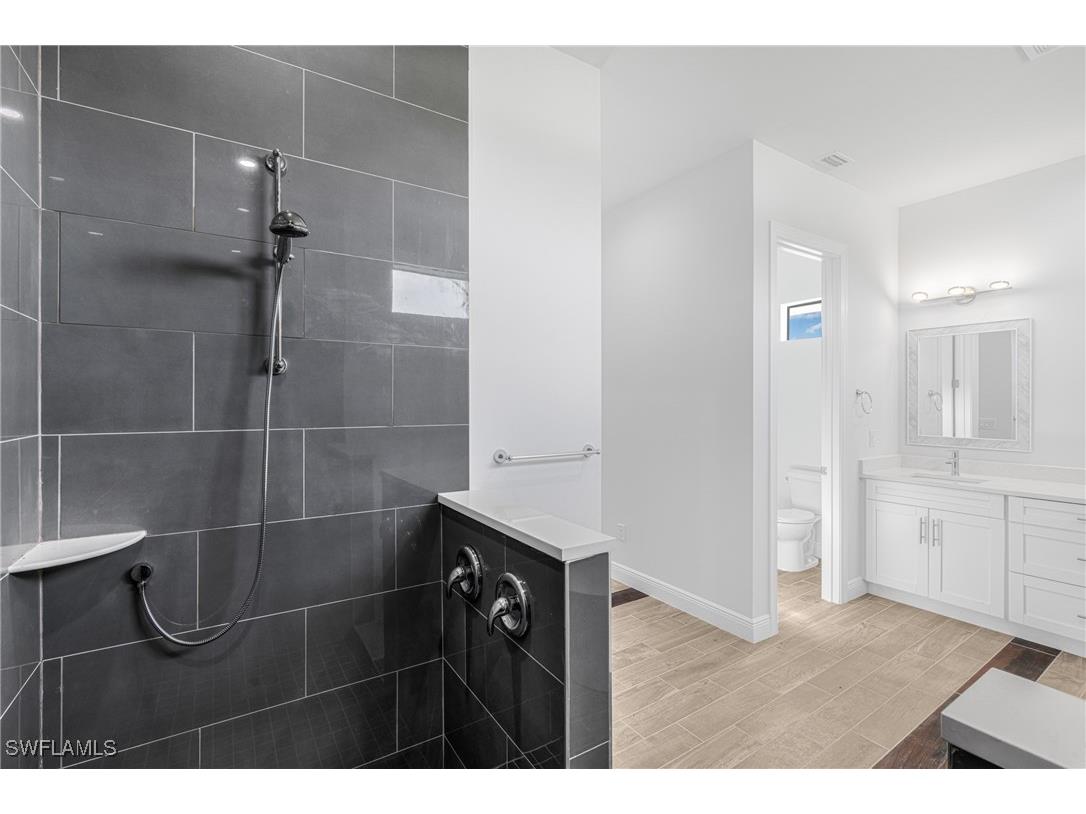 2101 NW 8th Terrace Cape Coral FL 33993 225056412 image24