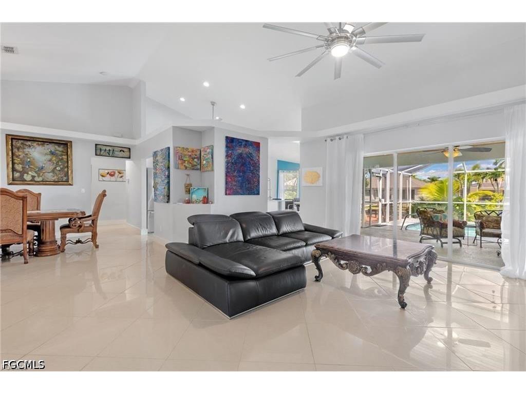 2101 SW 29th Terrace Cape Coral FL 33914 2026027686 image2