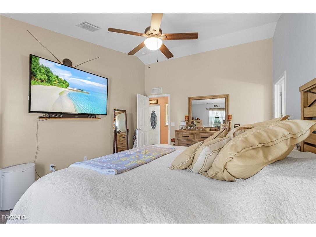 2102 Bolado Parkway Cape Coral FL 33990 2025013213 image16