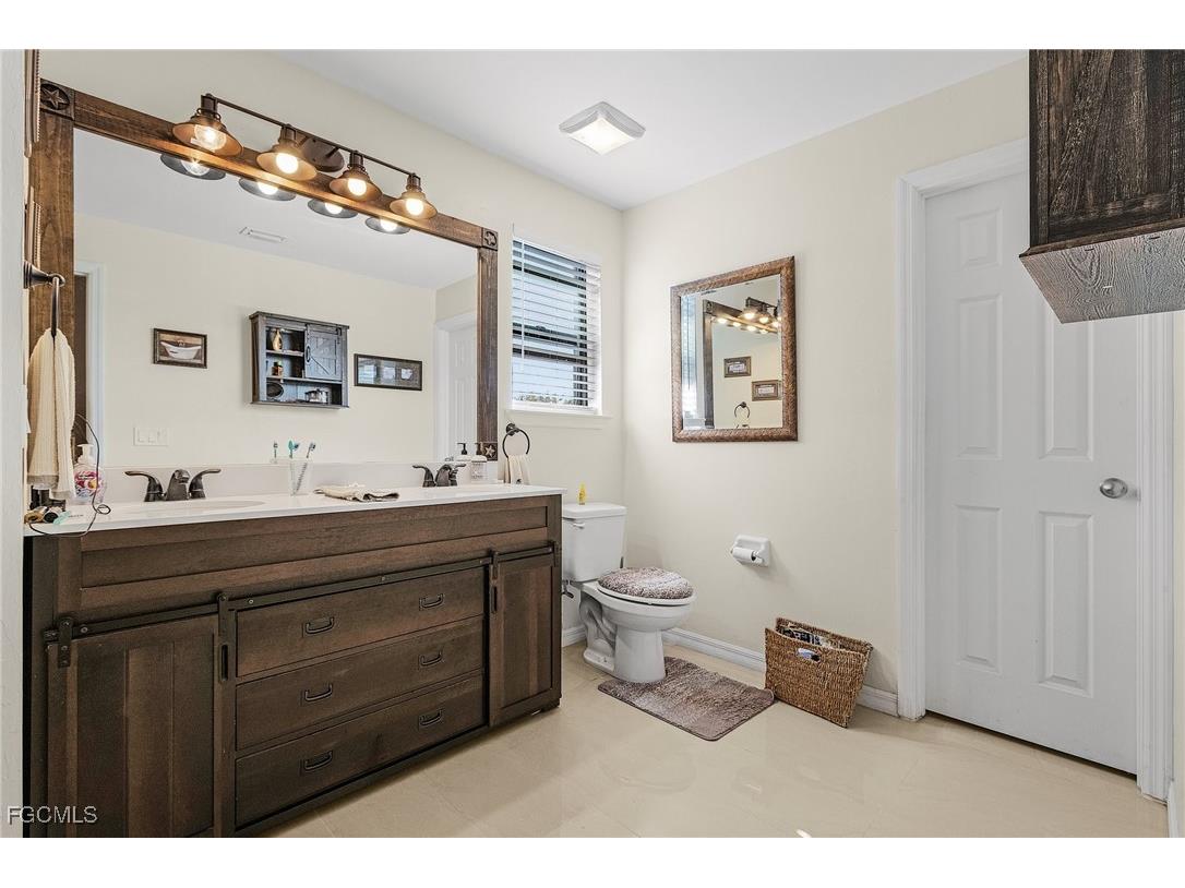 2102 Bolado Parkway Cape Coral FL 33990 2025013213 image17