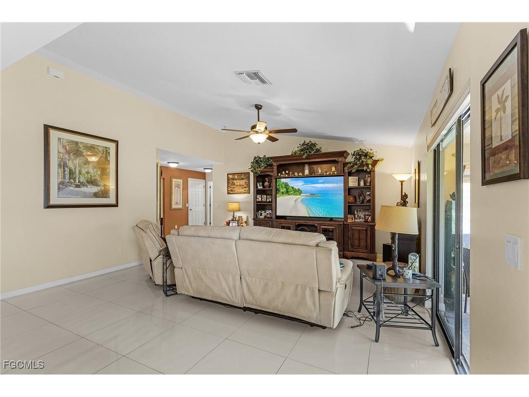 2102 Bolado Parkway Cape Coral FL 33990 2025013213 image7