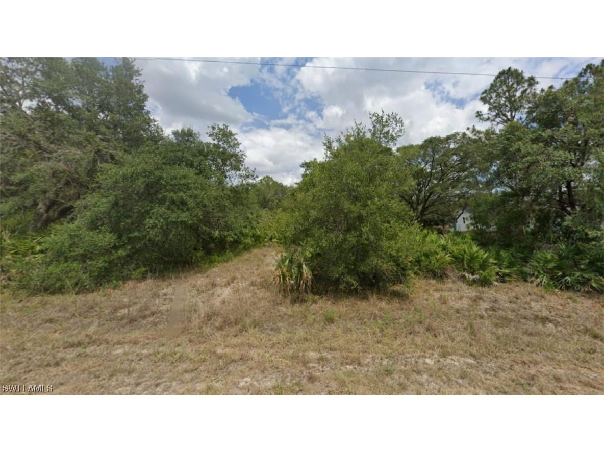 2102 Johns Avenue Alva FL 33920 223073055 image1