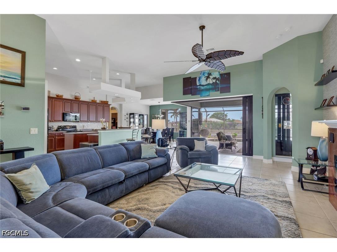 2102 NE 22nd Avenue Cape Coral FL 33909 2026015033 image12