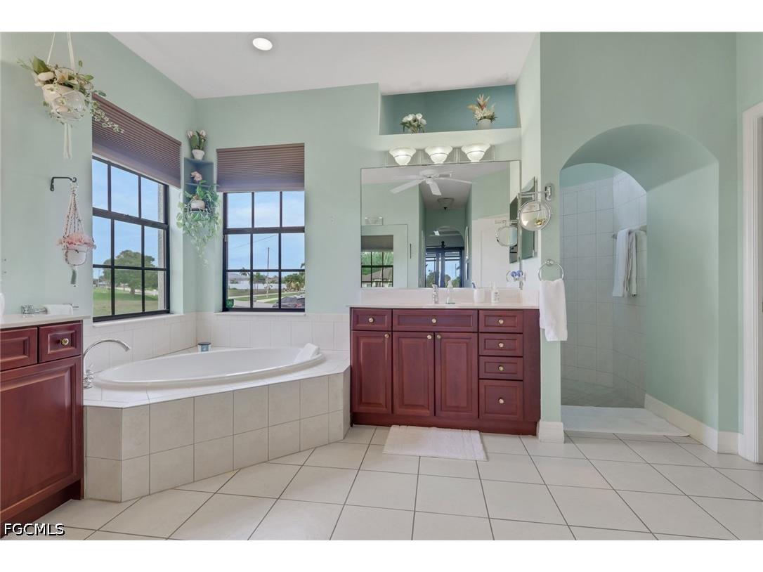 2102 NE 22nd Avenue Cape Coral FL 33909 2026015033 image24