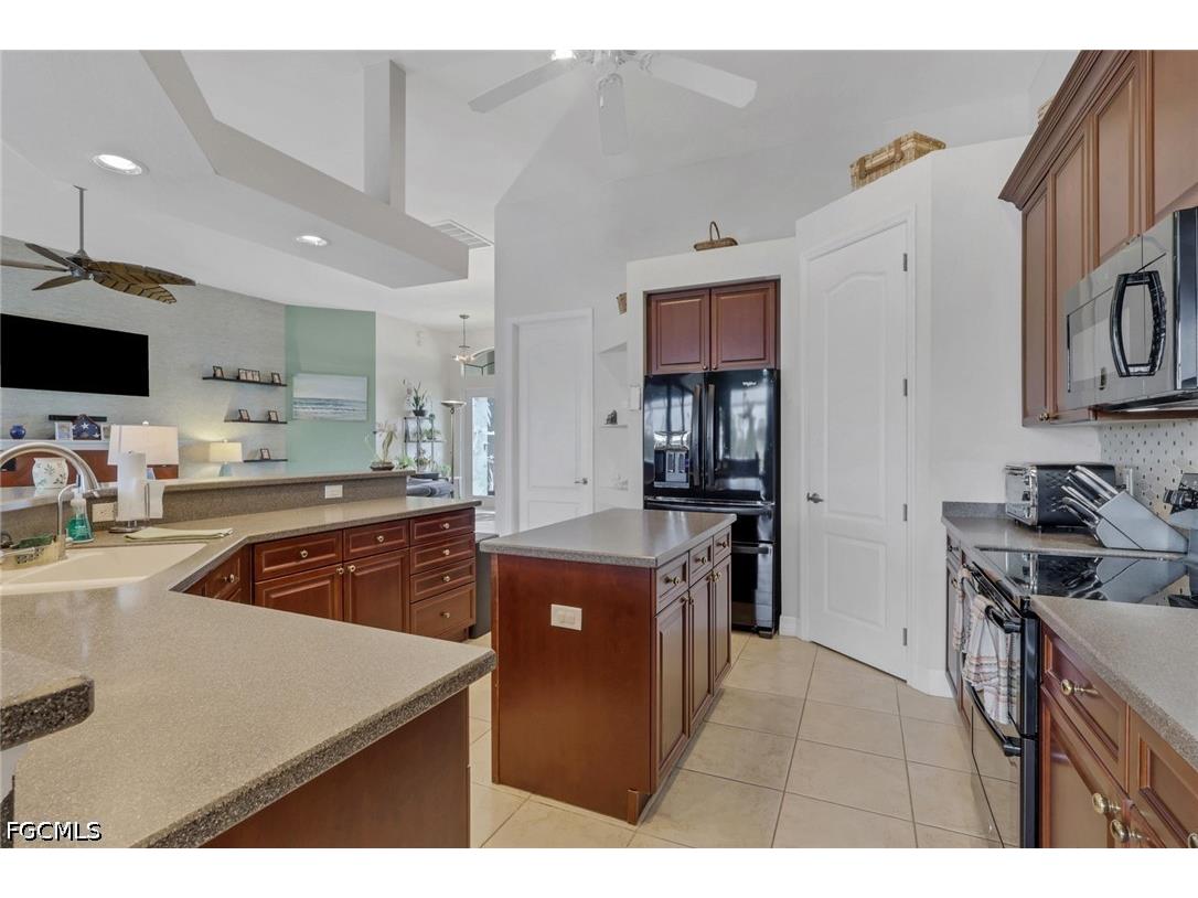 2102 NE 22nd Avenue Cape Coral FL 33909 2026015033 image7