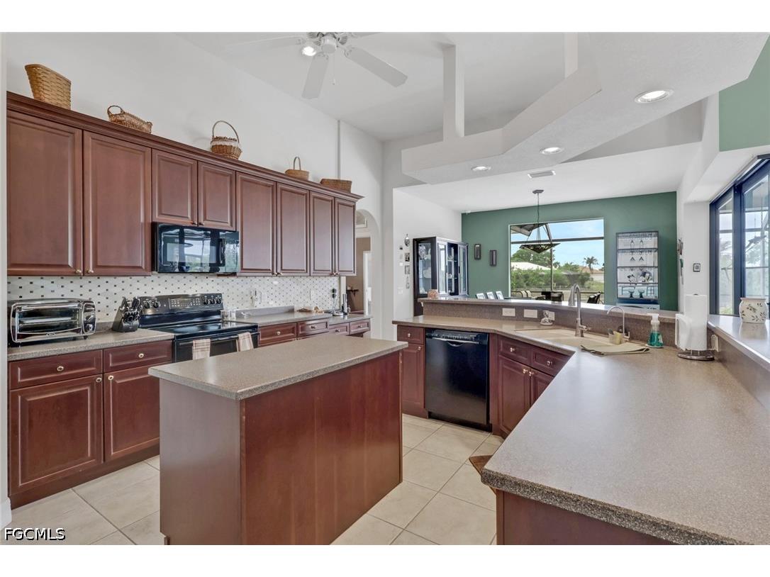 2102 NE 22nd Avenue Cape Coral FL 33909 2026015033 image8