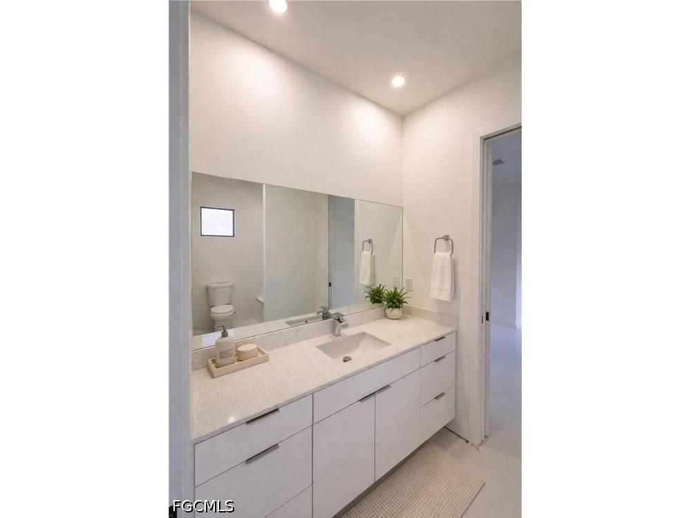2102 NW 25th Place Cape Coral FL 33993 2026019705 image16