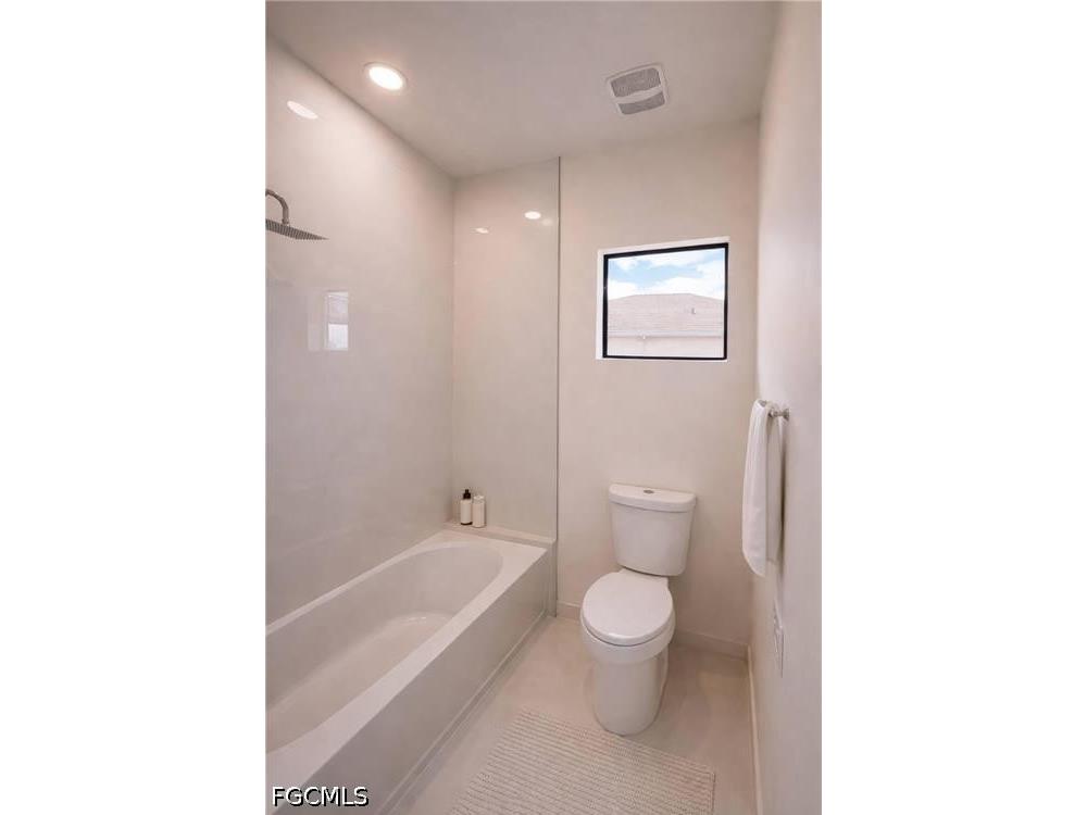 2102 NW 25th Place Cape Coral FL 33993 2026019705 image17