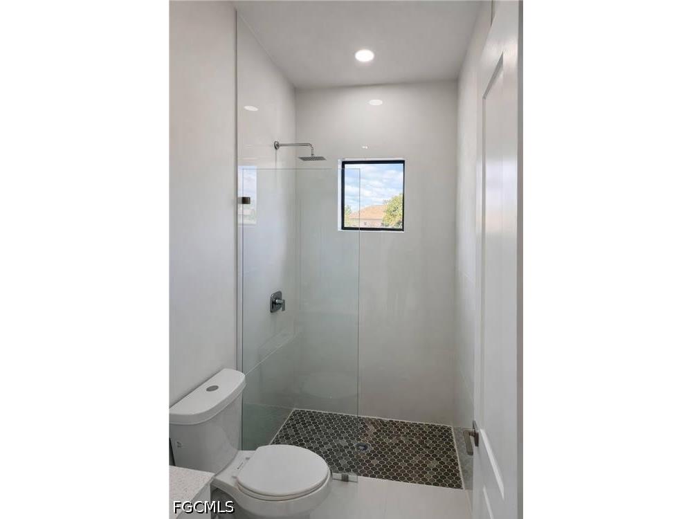 2102 NW 25th Place Cape Coral FL 33993 2026019705 image8