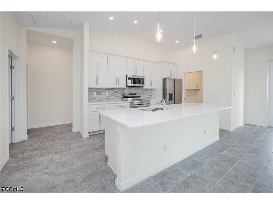 2102 NW 6th Place Cape Coral FL 33993 2026018011 image10
