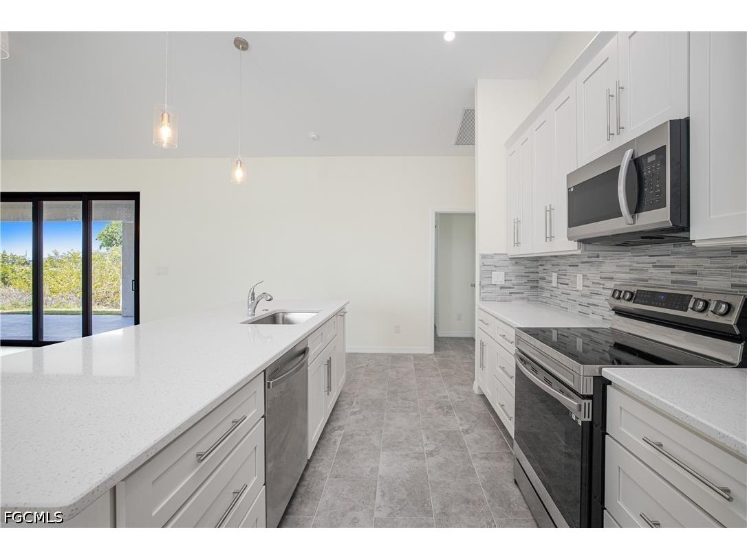 2102 NW 6th Place Cape Coral FL 33993 2026018011 image11