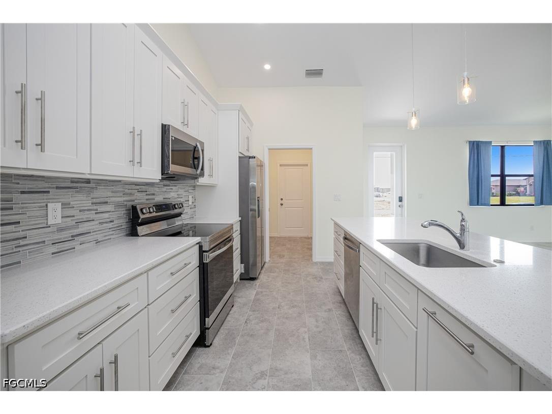 2102 NW 6th Place Cape Coral FL 33993 2026018011 image12