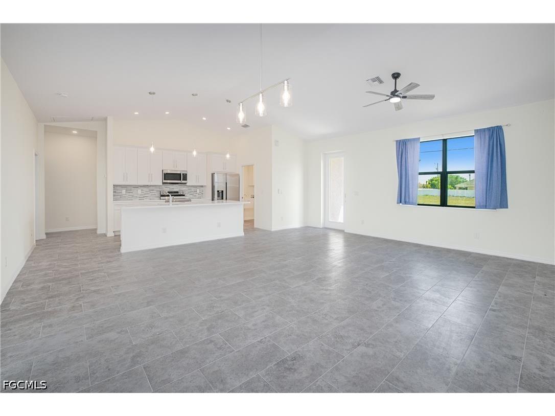 2102 NW 6th Place Cape Coral FL 33993 2026018011 image5