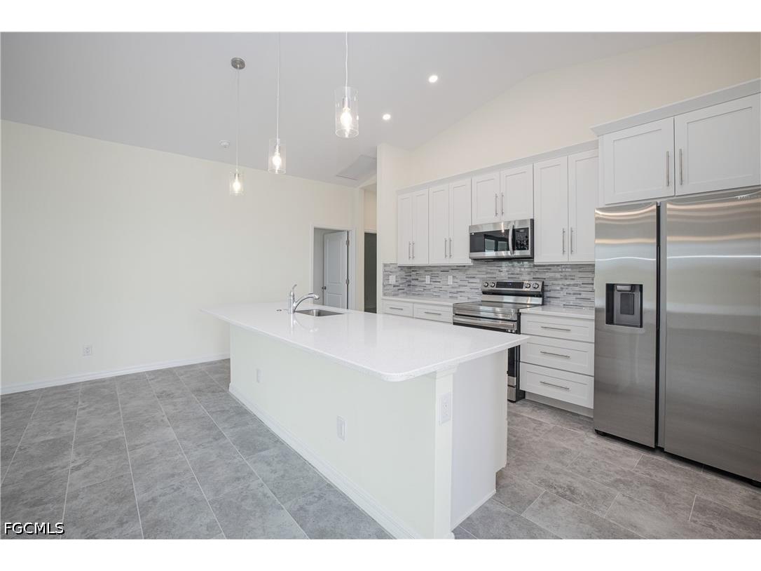 2102 NW 6th Place Cape Coral FL 33993 2026018011 image9