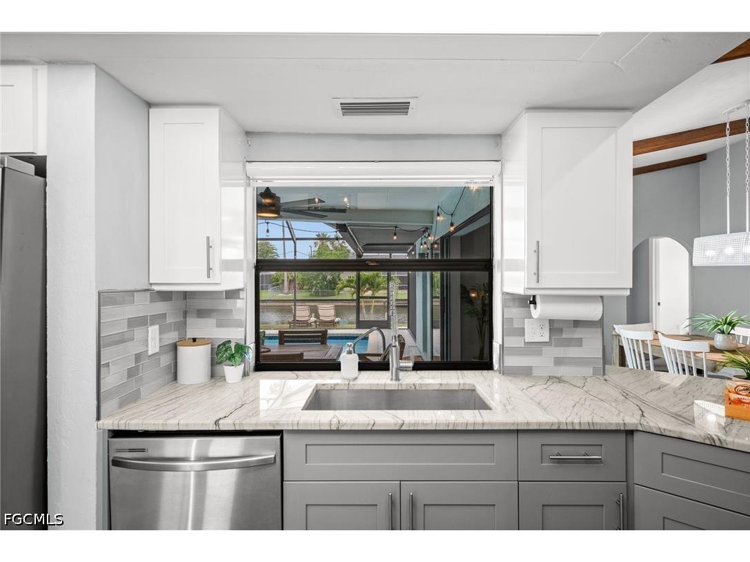 2102 SE 8th Street Cape Coral FL 33990 2026022412 image13