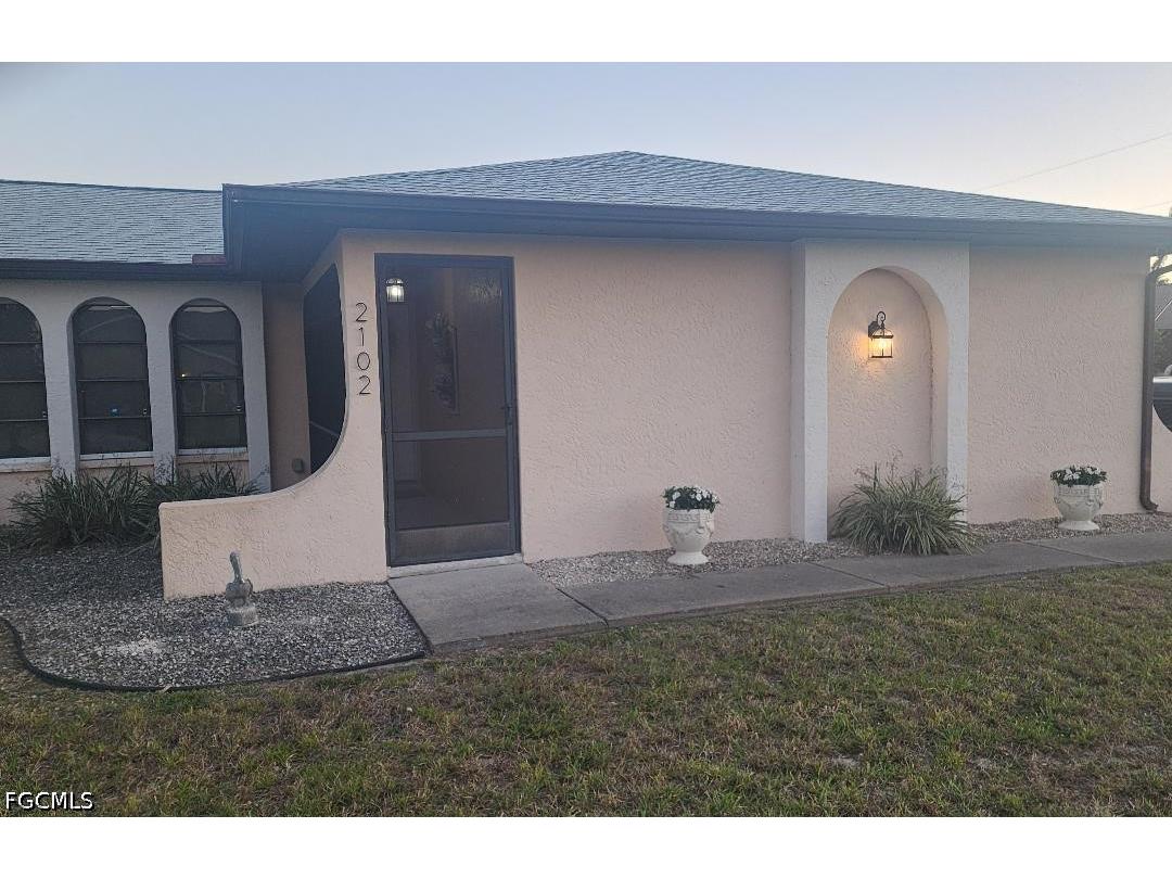 2102 SE 8th Terrace Cape Coral FL 33990 2026017989 image1