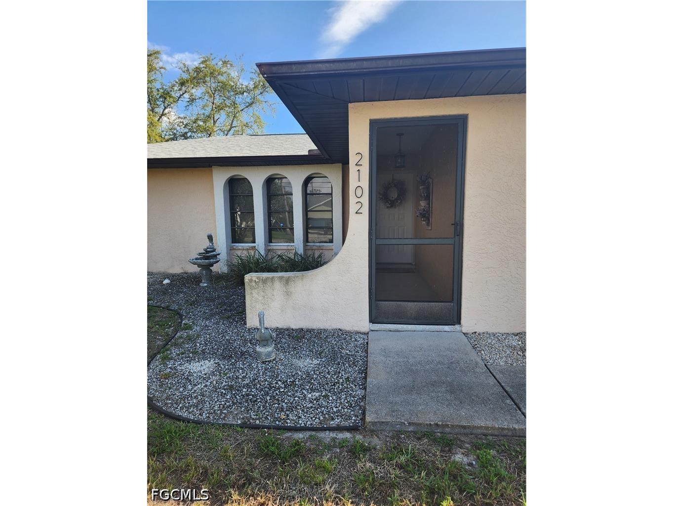 2102 SE 8th Terrace Cape Coral FL 33990 2026017989 image2