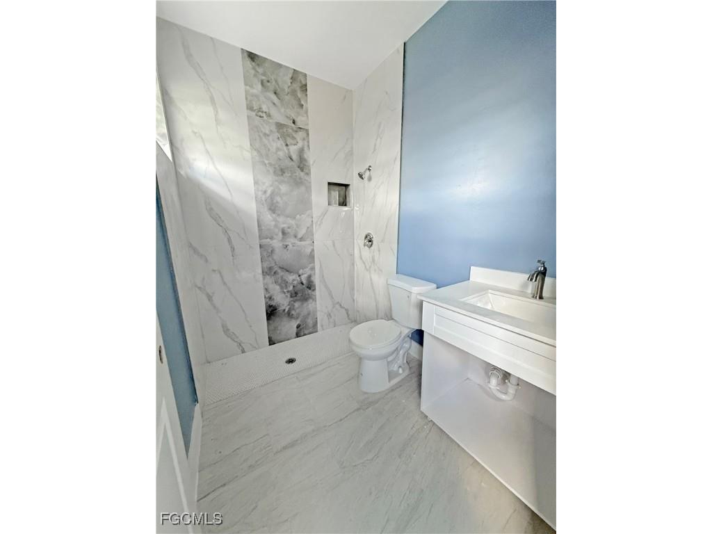 2103 French Street Fort Myers FL 33916 2025010882 image7