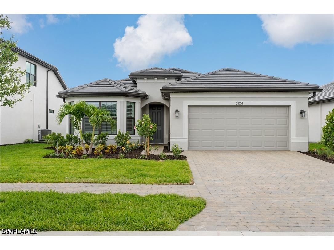 2104 Freemont Way Naples FL 34120 226025905 image1
