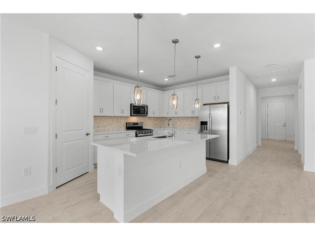 2104 Freemont Way Naples FL 34120 226025905 image3