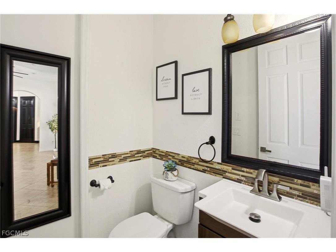 2104 NE 9th Place Cape Coral FL 33909 2026012442 image11