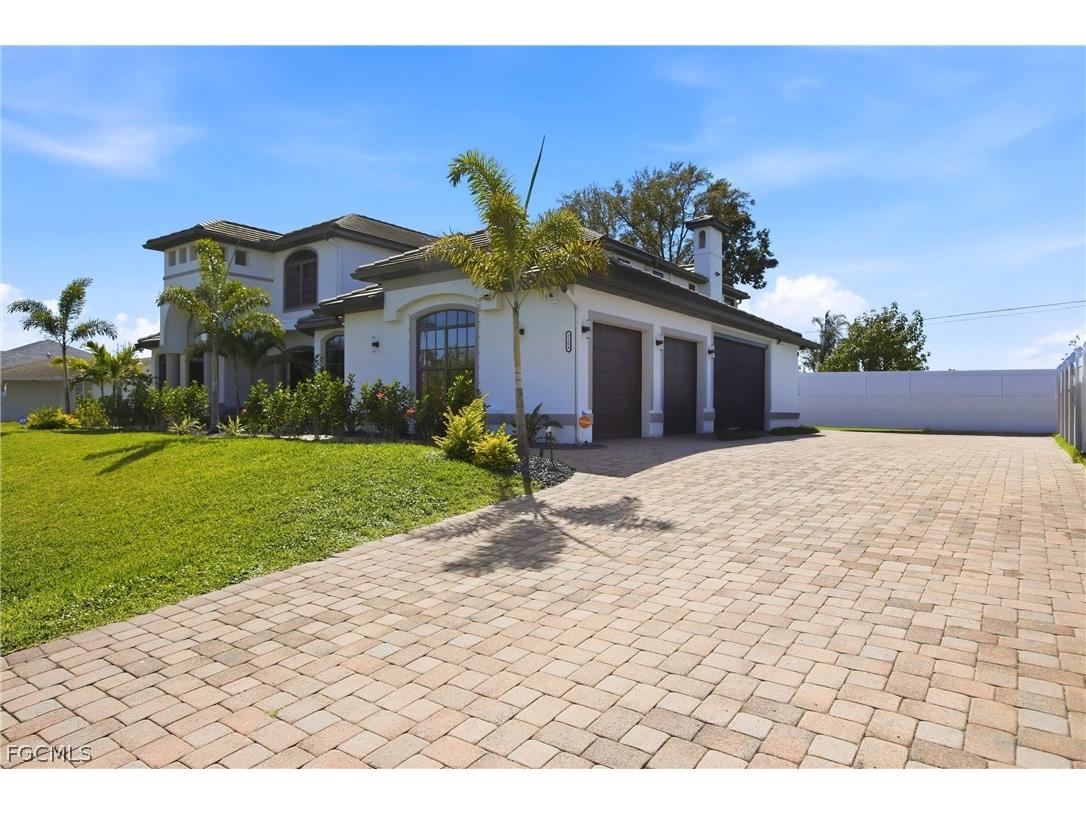 2104 NE 9th Place Cape Coral FL 33909 2026012442 image2