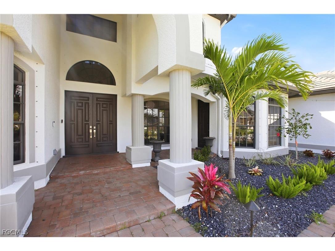 2104 NE 9th Place Cape Coral FL 33909 2026012442 image3