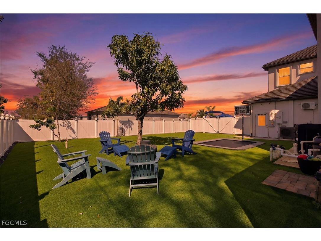 2104 NE 9th Place Cape Coral FL 33909 2026012442 image48