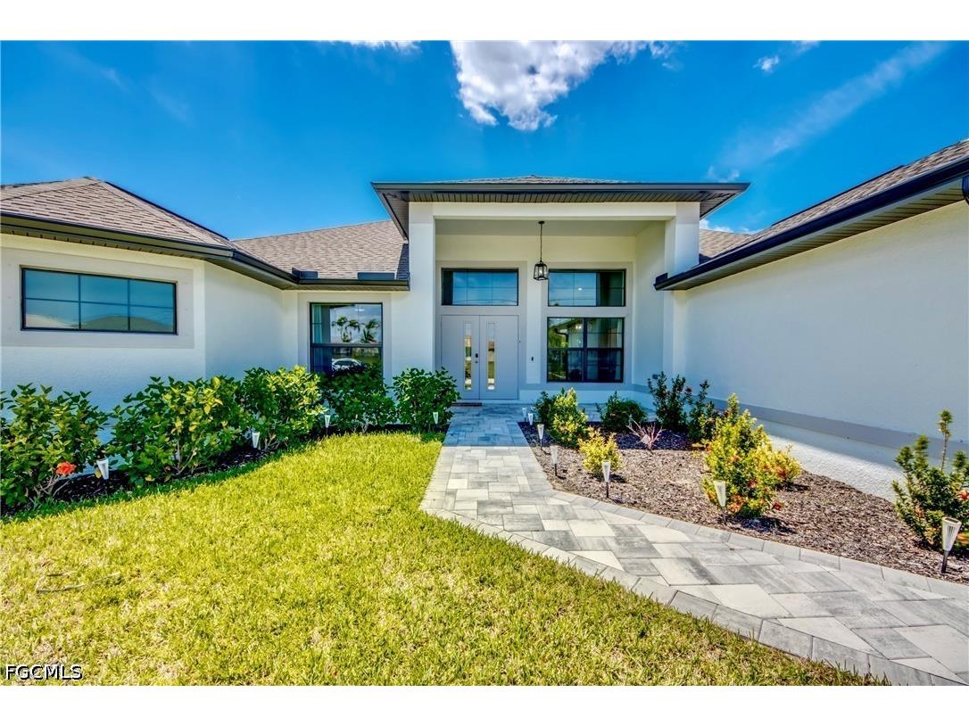 2104 SW 28th Lane Cape Coral FL 33914 2026028578 image2