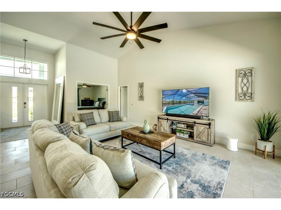 2104 SW 28th Lane Cape Coral FL 33914 2026028578 image5