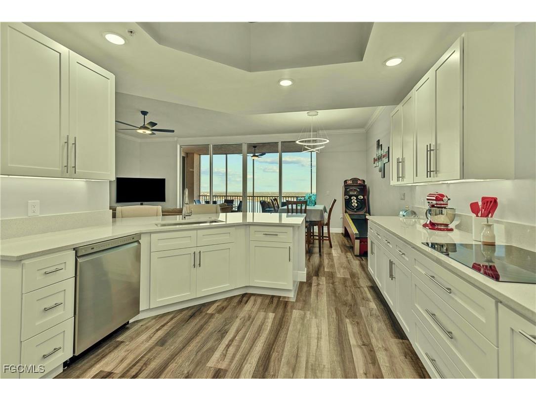 2104 W First Street #2702 Fort Myers FL 33901 2025006750 image3