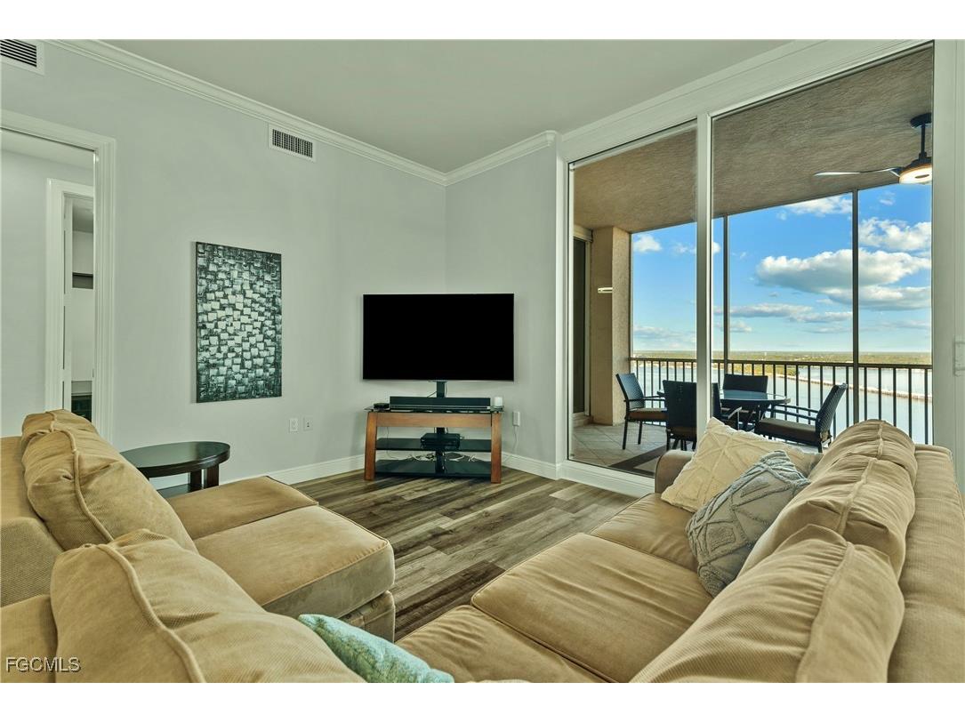 2104 W First Street #2702 Fort Myers FL 33901 2025006750 image5