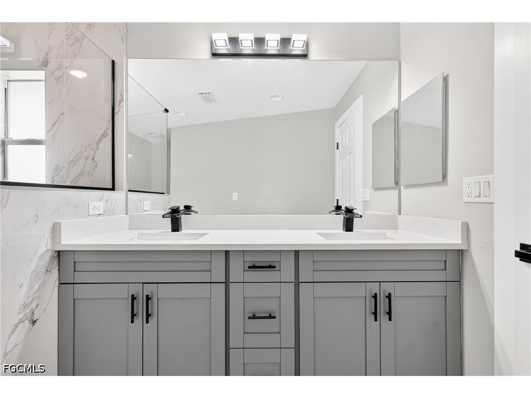 2105 Anita Avenue S Lehigh Acres FL 33976 2026027489 image14