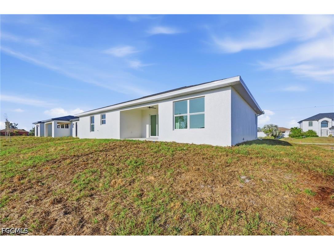 2105 NE 1st Avenue Cape Coral FL 33909 2026017690 image7