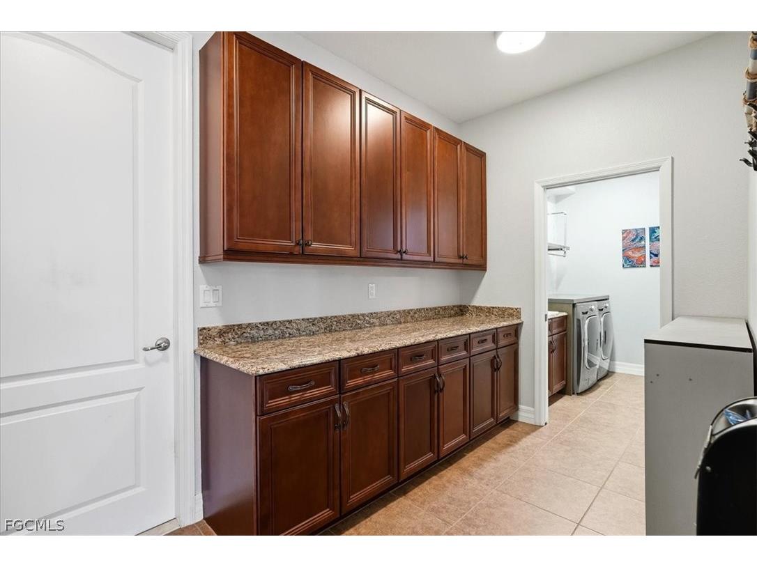 2105 Ottersrest Lane Cape Coral FL 33990 2026011396 image39