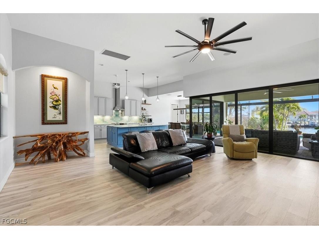 2105 Ottersrest Lane Cape Coral FL 33990 2026011396 image6