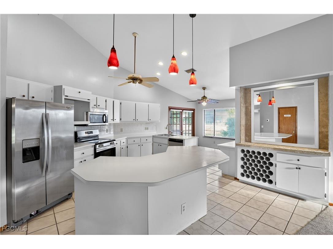 2105 SE 2nd Terrace Cape Coral FL 33990 2025012680 image32