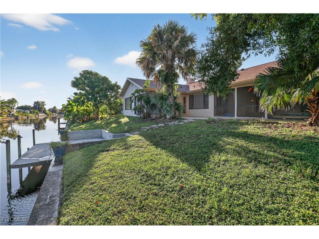 2105 SE 2nd Terrace Cape Coral FL 33990 2025012680 image4