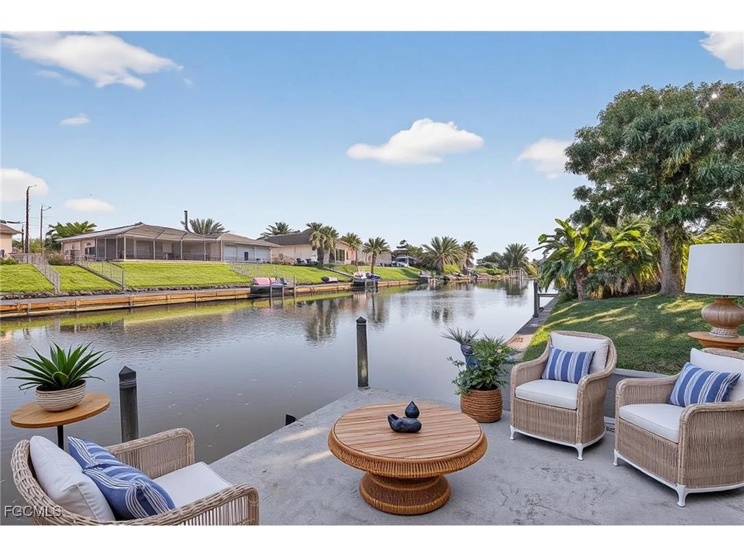 2105 SE 2nd Terrace Cape Coral FL 33990 2025012680 image5