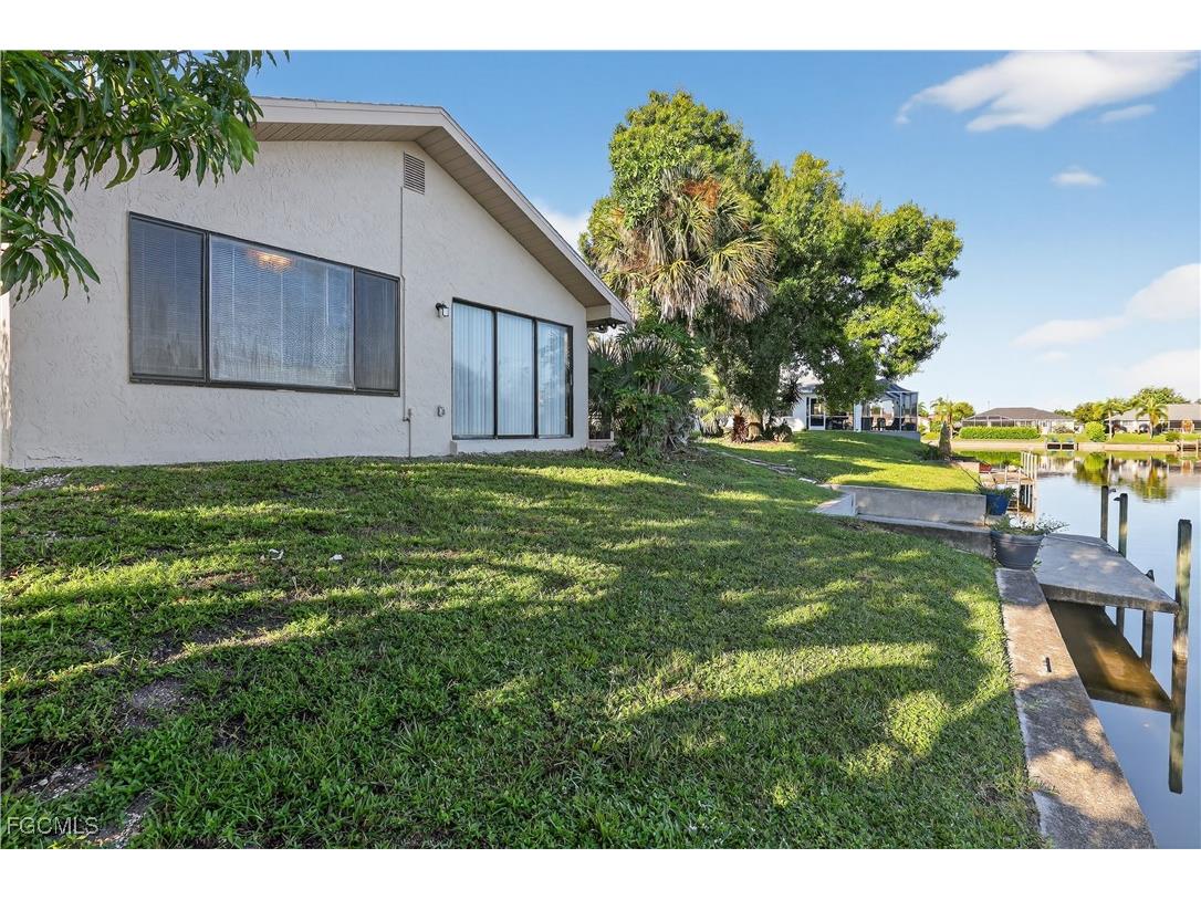 2105 SE 2nd Terrace Cape Coral FL 33990 2025012680 image9